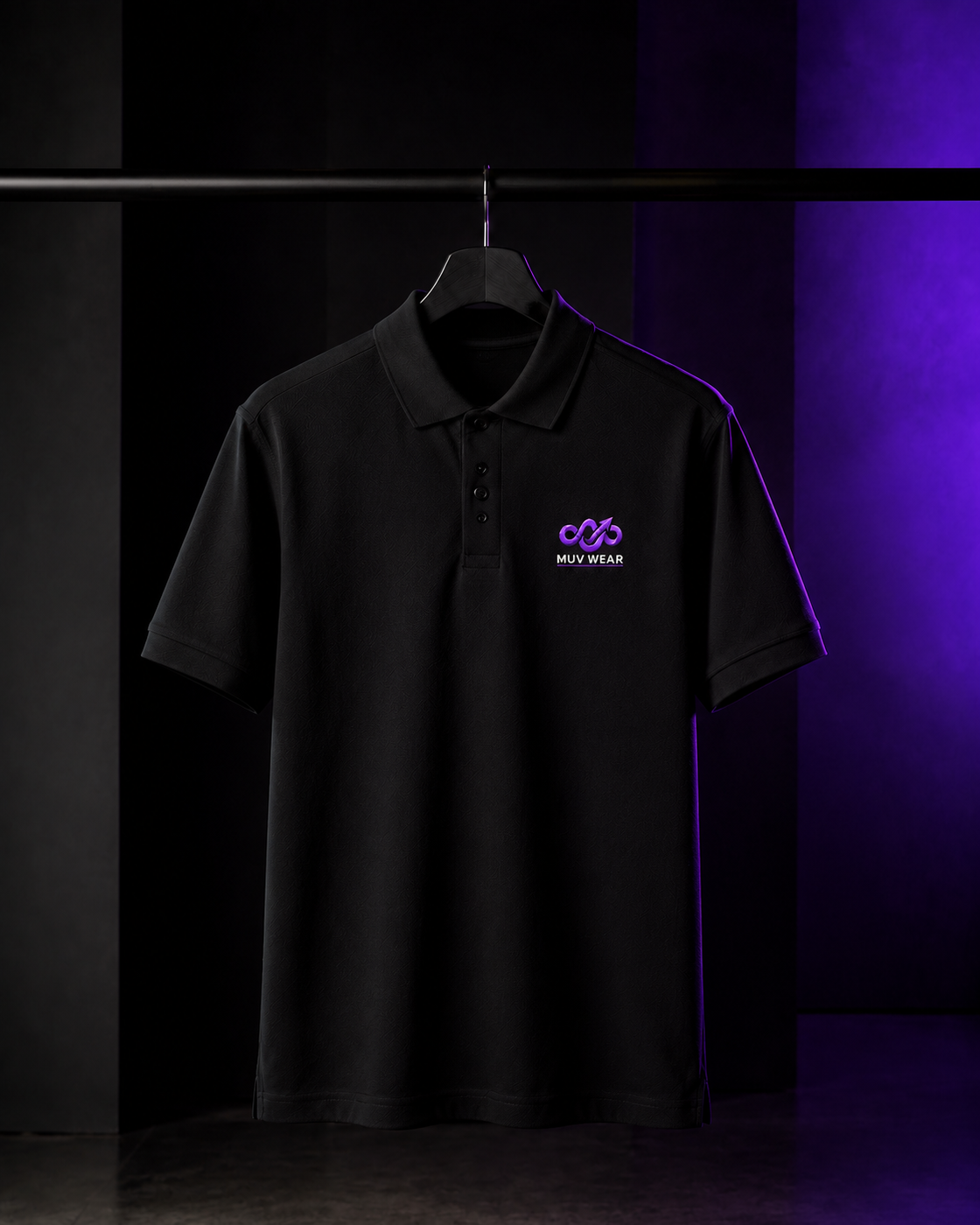 Mockup de polo preta personalizada como uniforme da Muv Wear